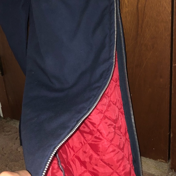 Never worn,covers full body,pockets & sippers for limbs, use of ur a farm boy - Picture 3 of 6